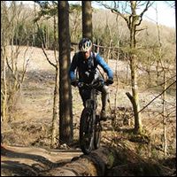 Mountain bikers' £1,500 boost for Wales Air Ambulance