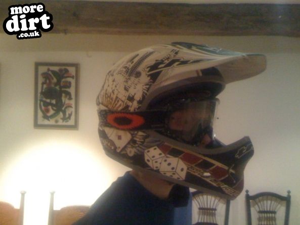 the vegas composit helmet with mx oakley goggles