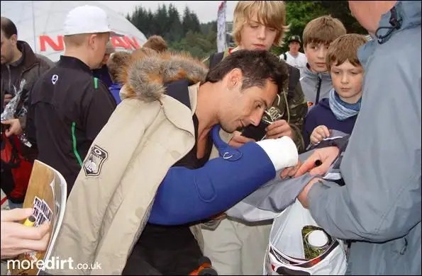 Cedric Gracia signing autographs at the World Cham