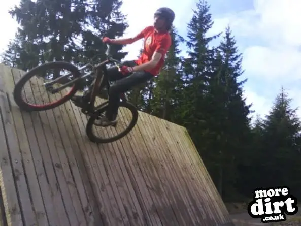 Doing the 2nd wallride on the new freeride trail