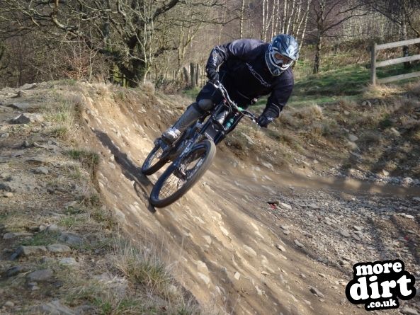 Y Mynydd Downhill - Cwmcarn