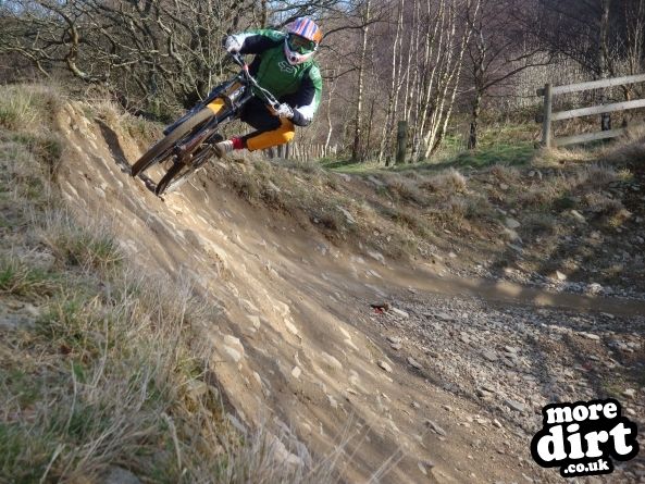Y Mynydd Downhill - Cwmcarn