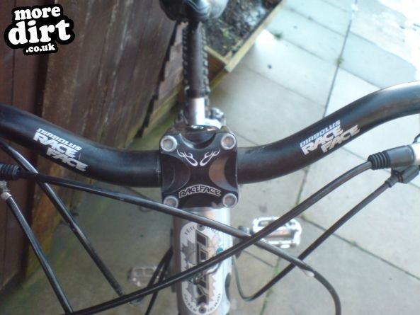 Race Face bars and stem