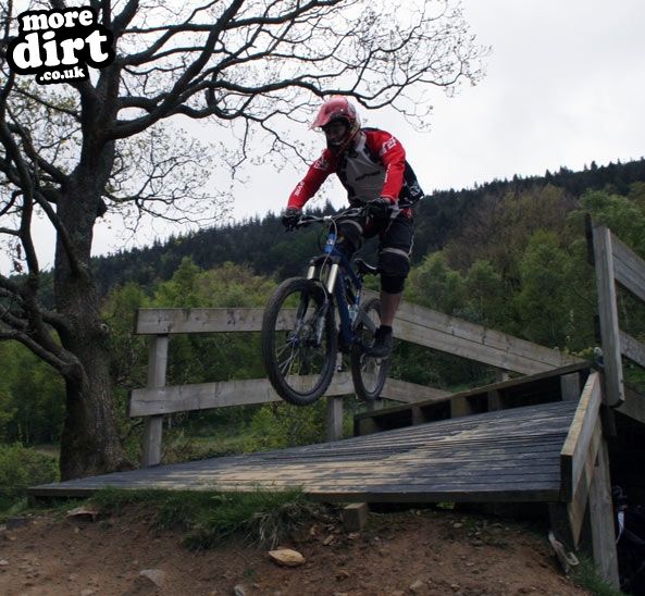 Y Mynydd Downhill - Cwmcarn