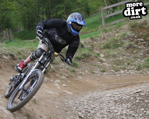 Y Mynydd Downhill - Cwmcarn