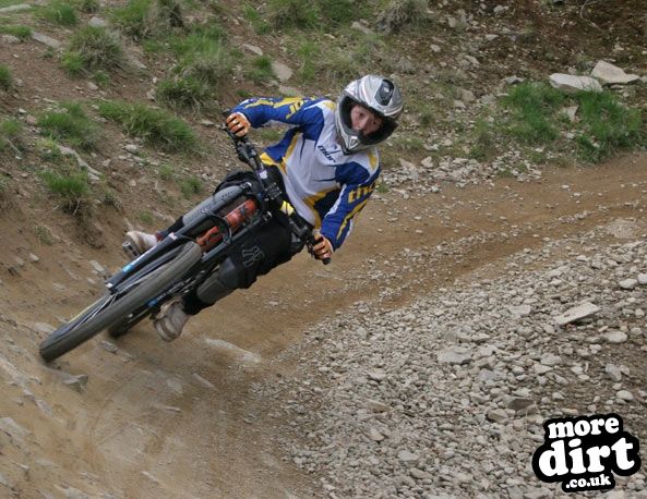 Y Mynydd Downhill - Cwmcarn