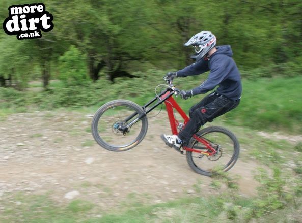 Y Mynydd Downhill - Cwmcarn