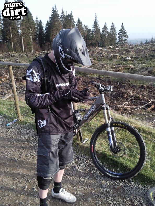 Y Mynydd Downhill - Cwmcarn