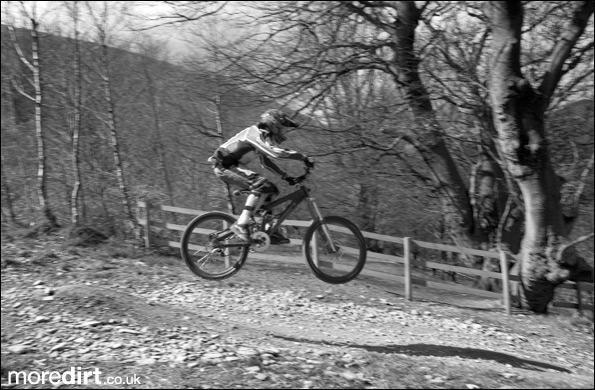 Y Mynydd Downhill - Cwmcarn