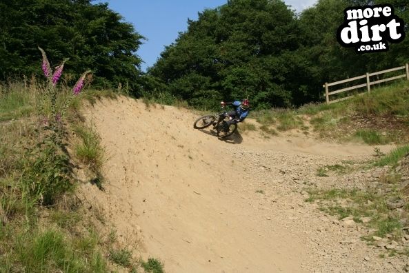 Y Mynydd Downhill - Cwmcarn