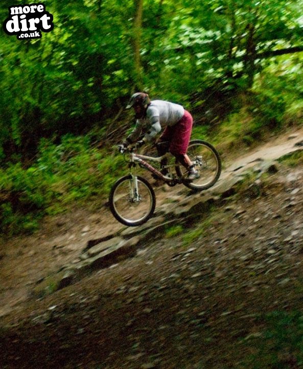 Y Mynydd Downhill - Cwmcarn