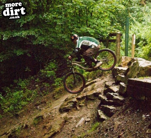 Y Mynydd Downhill - Cwmcarn