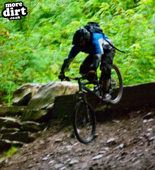 Y Mynydd Downhill - Cwmcarn