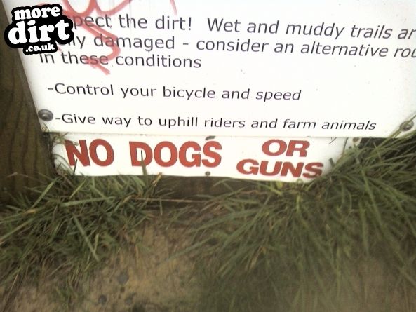 NO DOGS NO GUNS