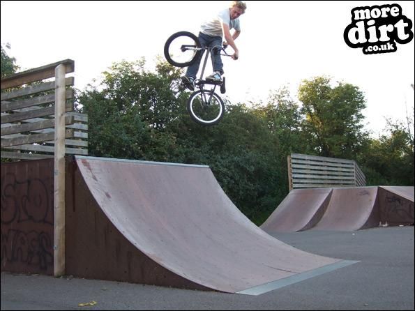 sellaz doing a turndown over a hip