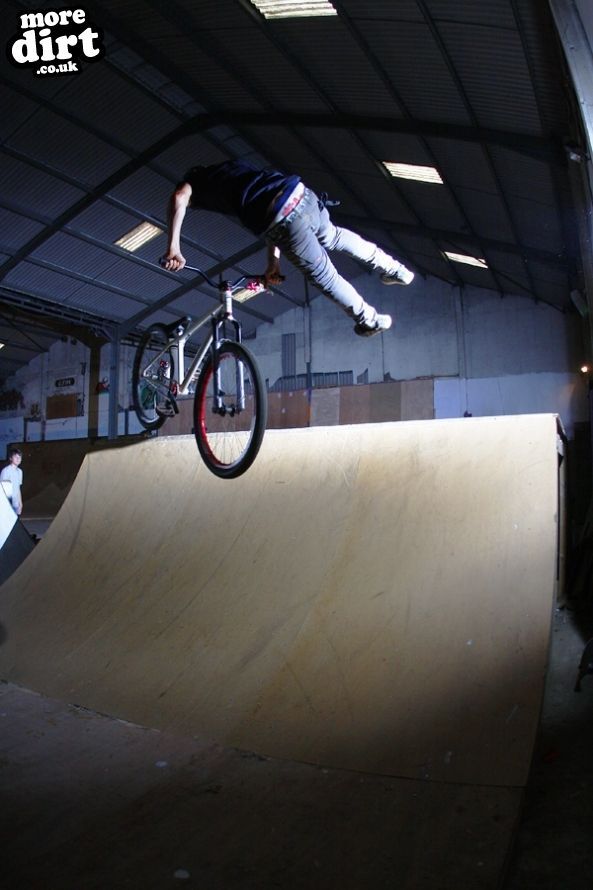 Adam killing it at Skate Extreme!