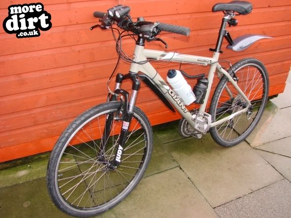 fitted with Kenda Kwest road-bias tyres for traini