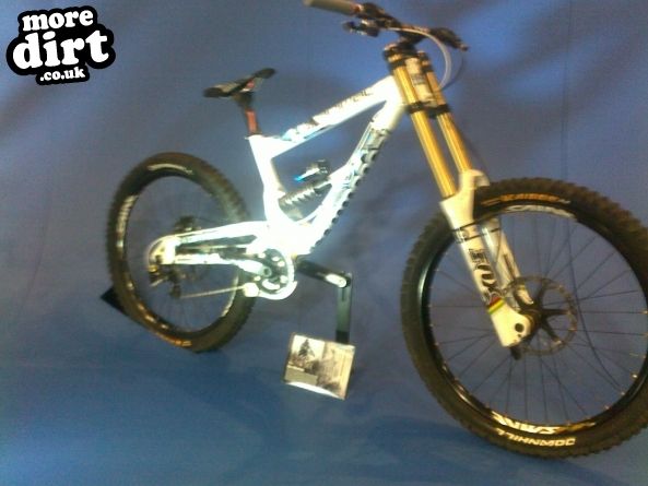 Gee Athertons DH bike