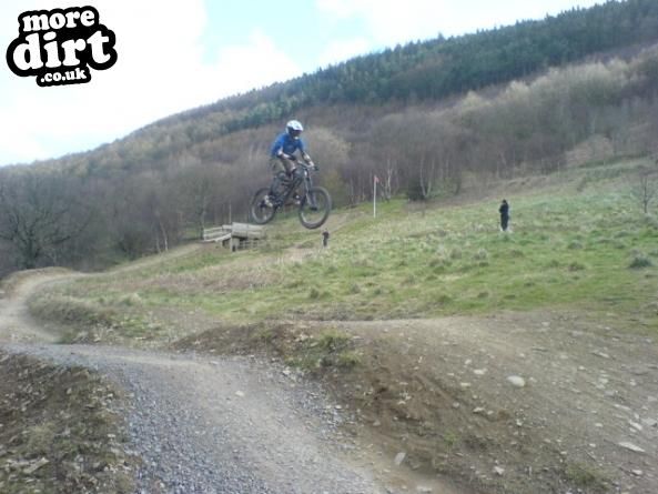 Y Mynydd Downhill - Cwmcarn