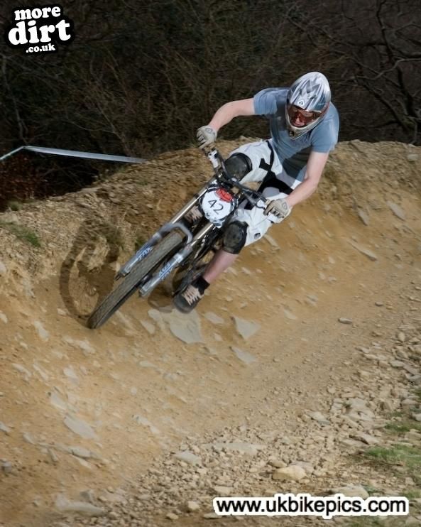 Y Mynydd Downhill - Cwmcarn