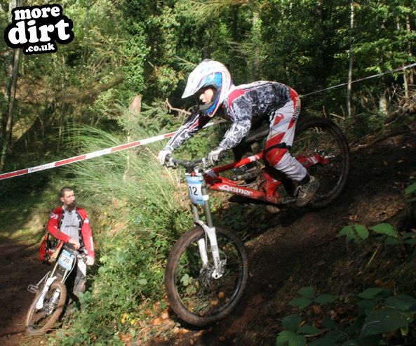 Kustom Bikes Winter Series 09 Round 1 - Avill Ball