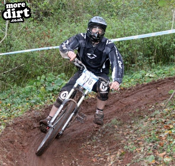 Kustom Bikes Winter Series 09 Round 1 - Avill Ball