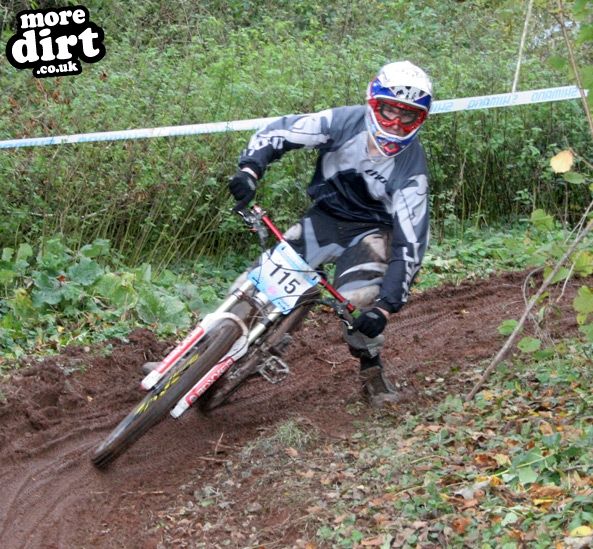 Kustom Bikes Winter Series 09 Round 1 - Avill Ball