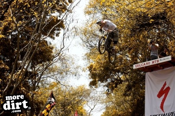 Bearclaw hitting the road gap at Mt pinang with ar