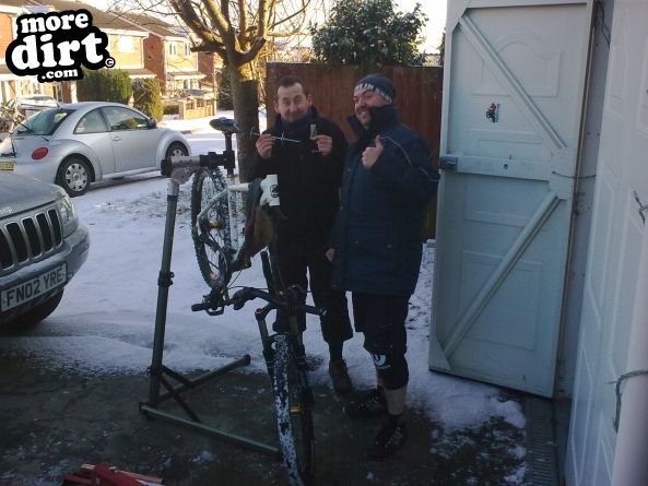 Fitting Chris King headset in January snow - no ro