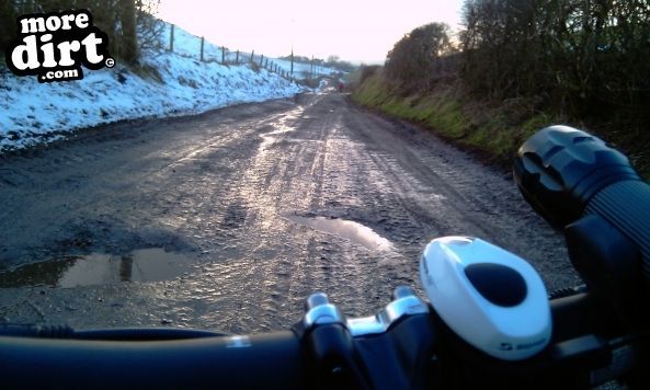 Muddy track from Oldham Rd to Castleton