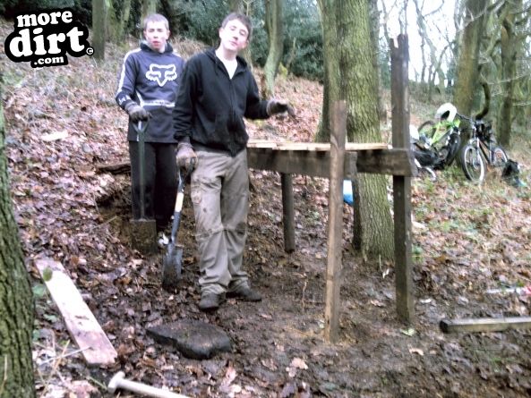 Elland Park Wood Mountain Bike Trails