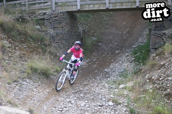 Y Mynydd Downhill - Cwmcarn