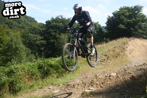 Y Mynydd Downhill - Cwmcarn