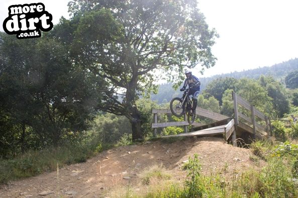 Y Mynydd Downhill - Cwmcarn