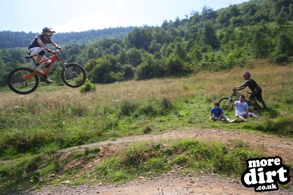 Y Mynydd Downhill - Cwmcarn