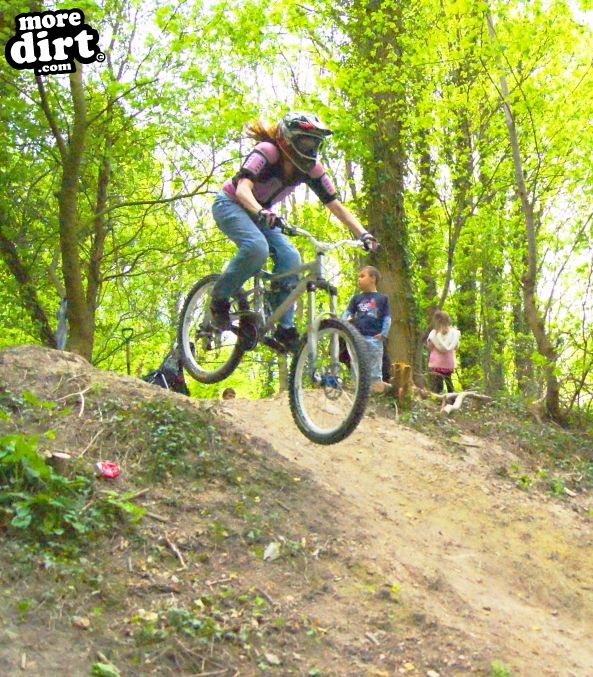 Me hitting the kick superwol built for me. 