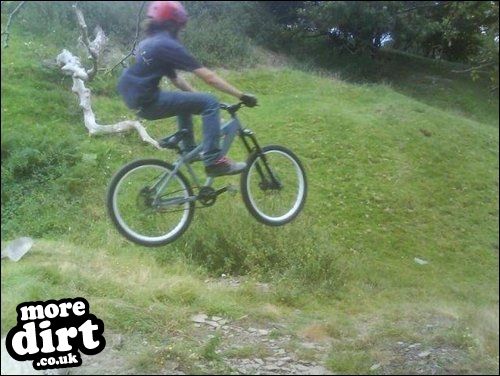 me doing a no footer about a year ago (: