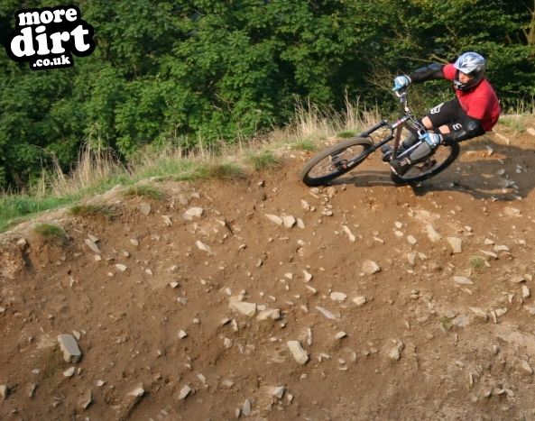 Y Mynydd Downhill - Cwmcarn