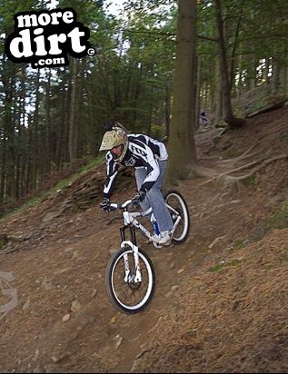 Y Mynydd Downhill - Cwmcarn