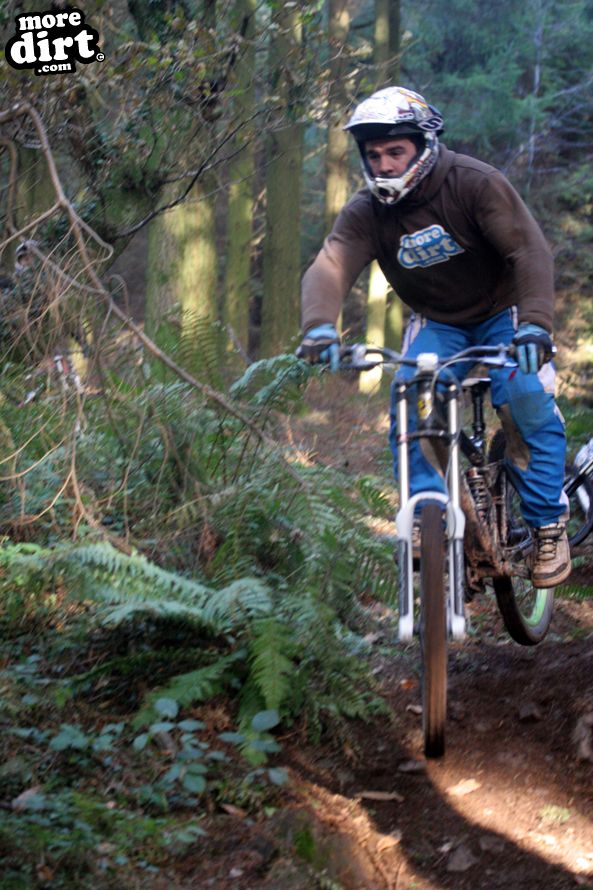 Session at local DH trails.