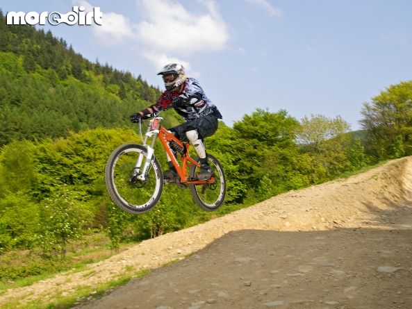Y Mynydd Downhill - Cwmcarn