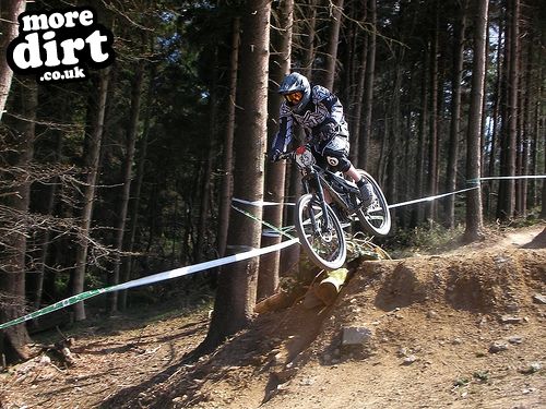 Y Mynydd Downhill - Cwmcarn