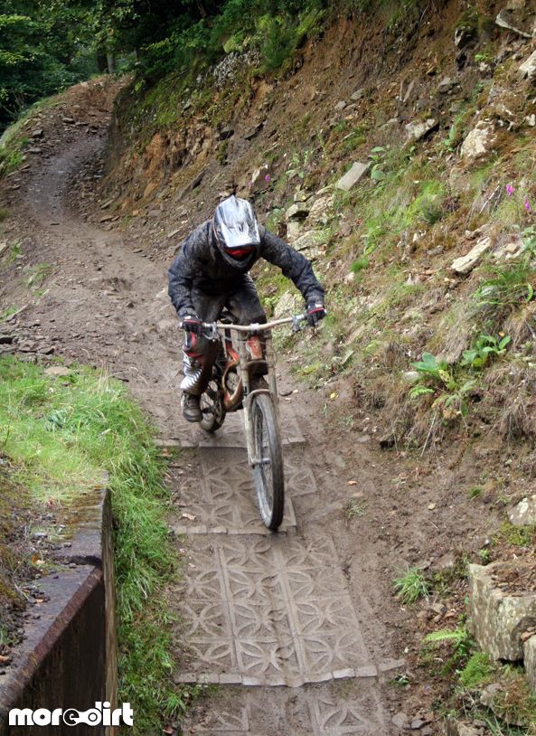 Y Mynydd Downhill - Cwmcarn