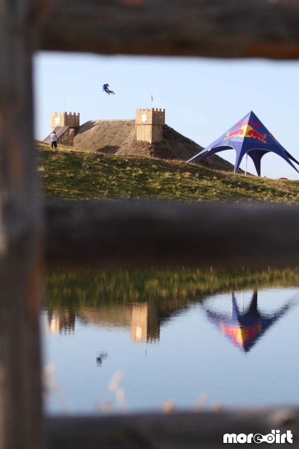 Suzuki Nine Knights 2011