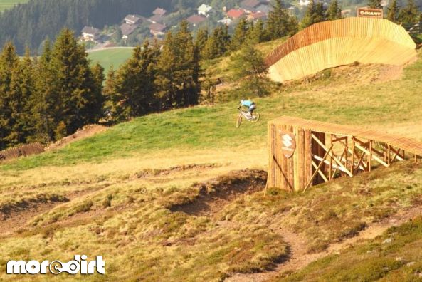 Suzuki Nine Knights 2011