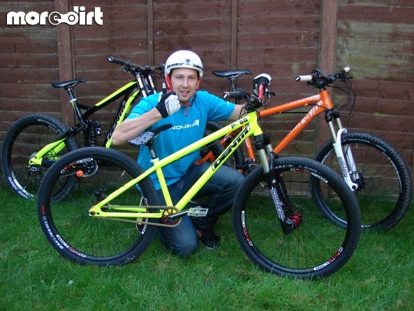 Chris Smith Identiti