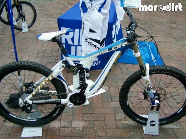 my dream bike!!! a giant in all its glory!!!