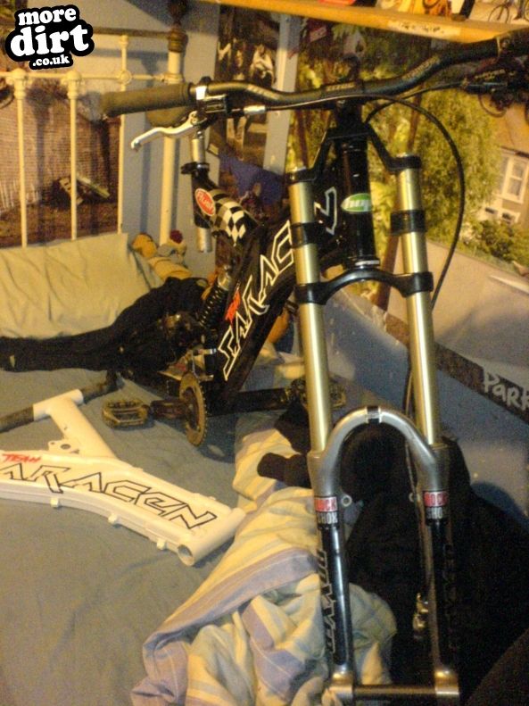 my RISSE RACING/ TEAM saracen rush 2000, just need