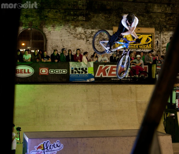 Dirt Wars - Motion Ramp Park