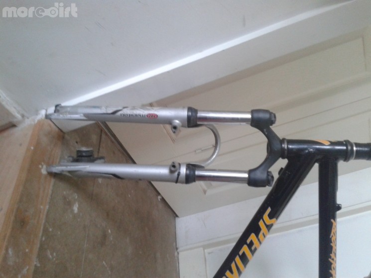 Manitou Axel 100mm travel suspension fork with 180